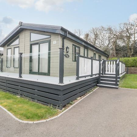 Amethyst Lodge Lymington Exterior photo